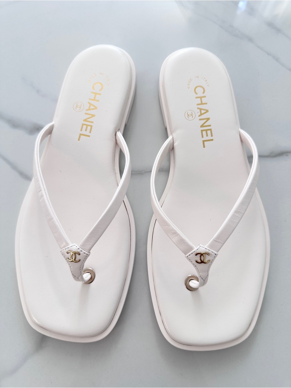 2026 CHANEL IVORY MILKY WHITE leather GOLD CC Logo FLIP FLOP Slides Sandals 38